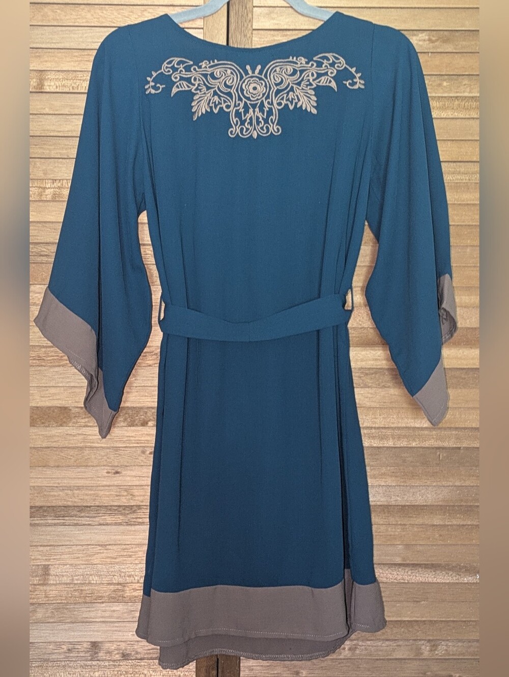 🔥FINAL🔥Ya Los Angeles Teal Embroidered Boho Dress w/ Taupe Trim - Picture 4 of 7